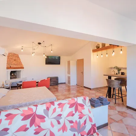 Apartma Kamin *