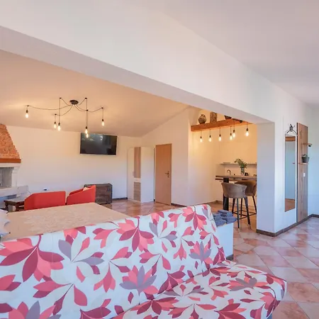 Apartma Kamin Διαμέρισμα *