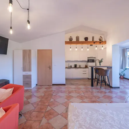Apartma Kamin Διαμέρισμα *